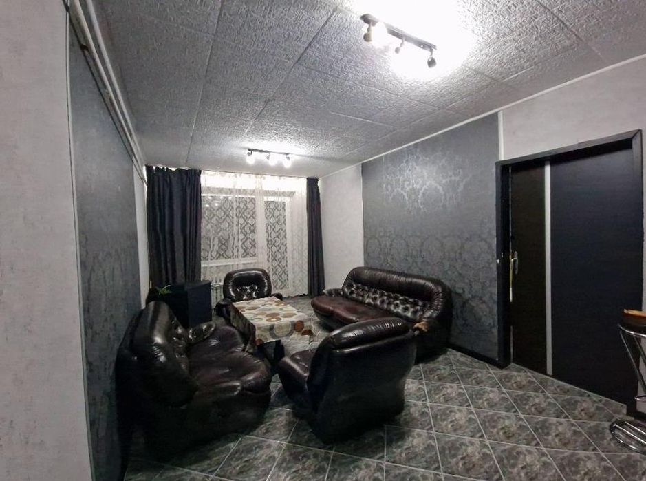 Дава се под наем Тристаен апартамент в София, Бъкстон - 80 кв.м за 716 € - Снимка #1