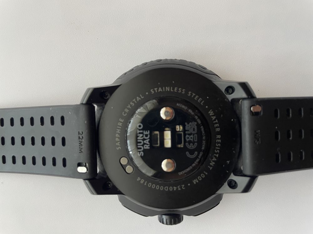Suunto Race в перфектно състояние, гаранция до Март 2026