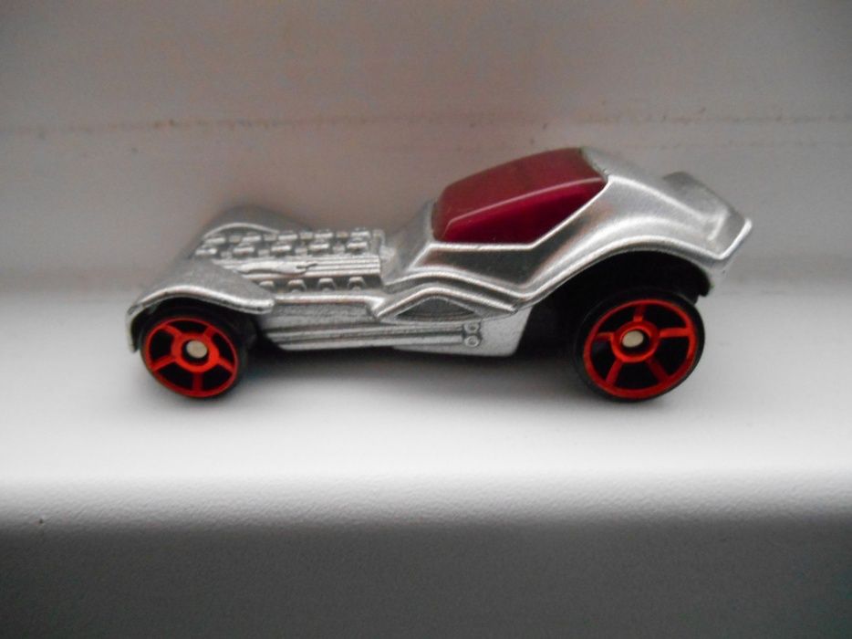 Продавам Hot Wheels коли за колекция или игра