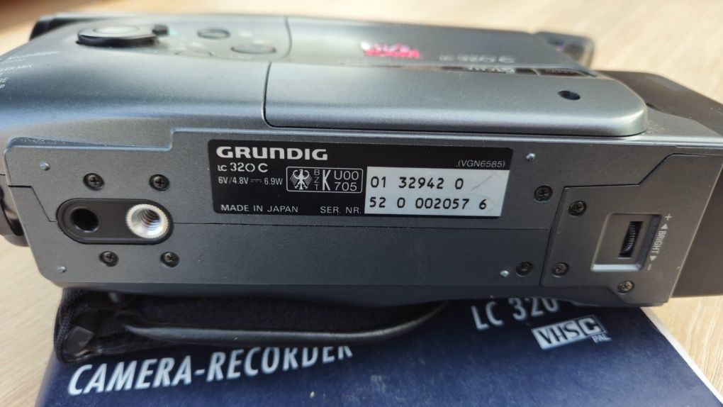 Camera video Grundig LC 320 C