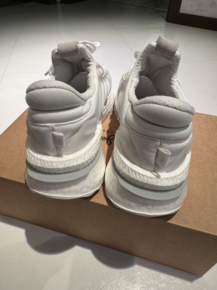 Маратонки ADIDAS