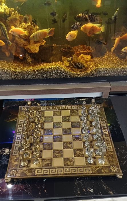 Vând șah bronz, grecii si romanii