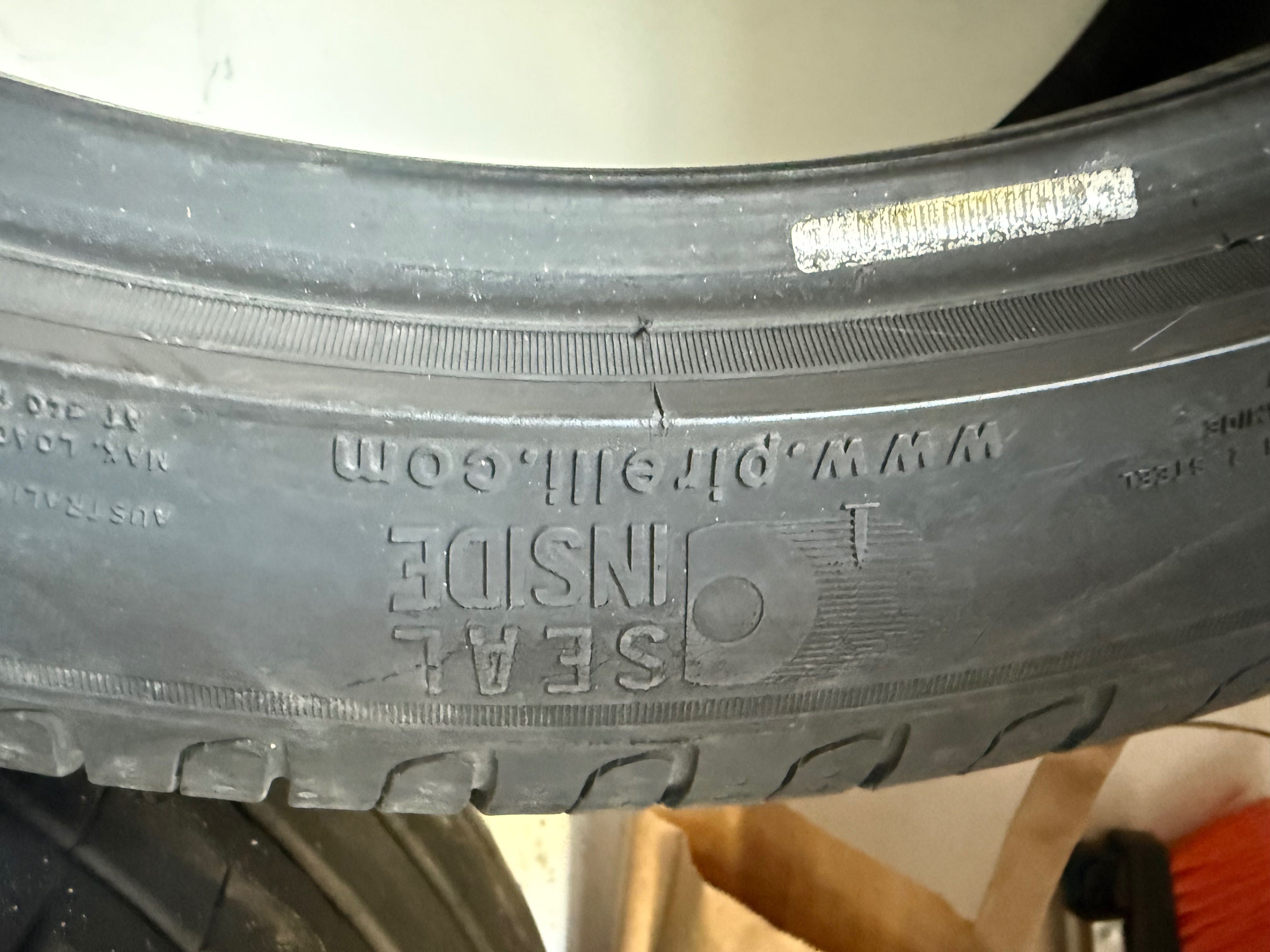 2 х 235/40/19 Pirelli Sinturato P7 seal inside летни гуми за BMW Audi