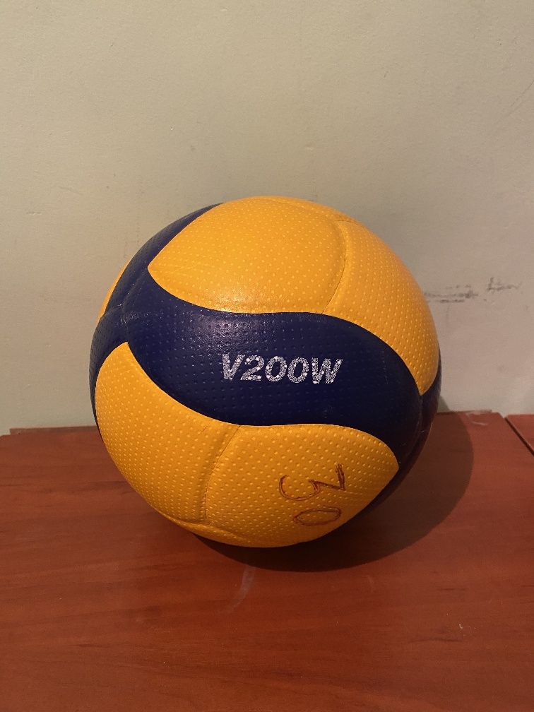 Mikasa V200W волейбол добы