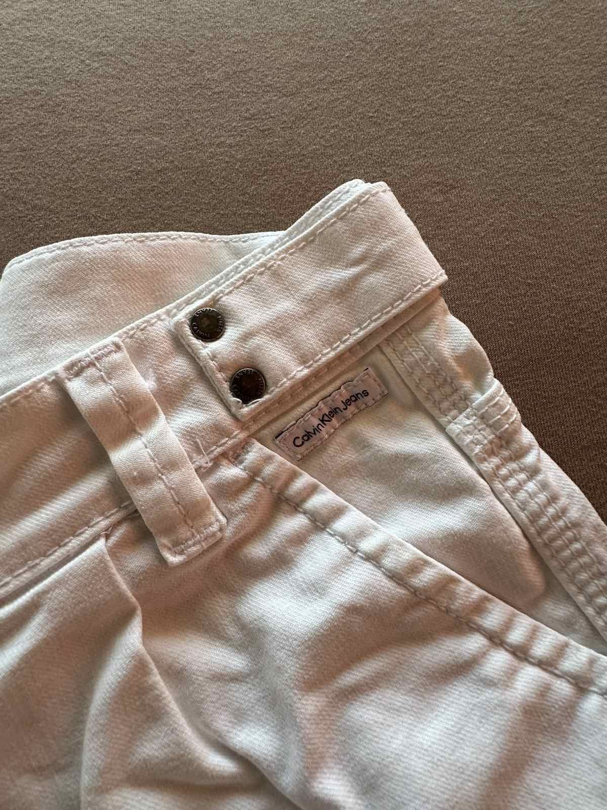 Оригинални панталони на Calvin Klien