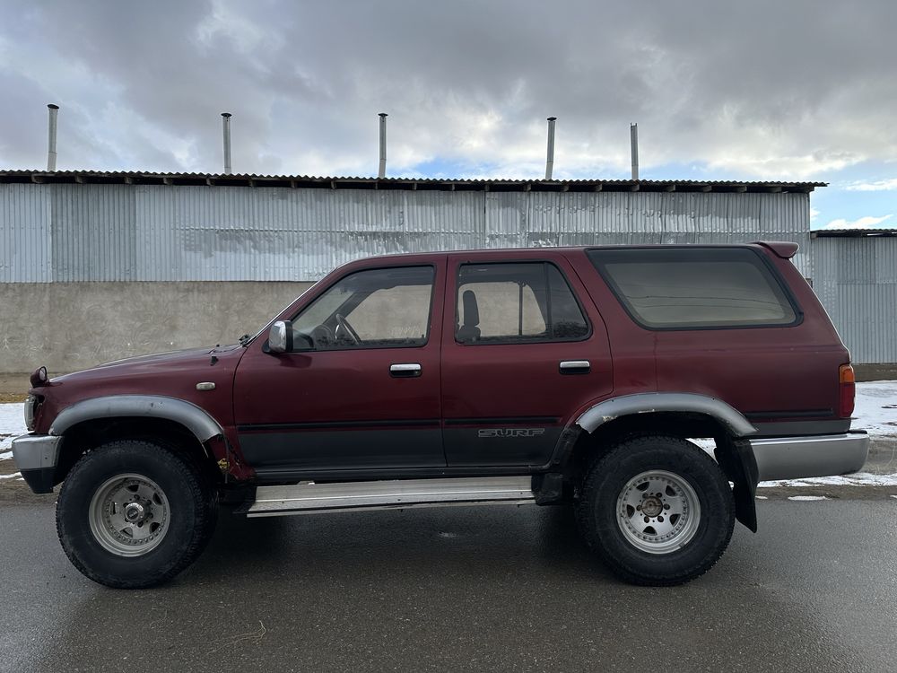 Hilux surf 130 Claret-colored