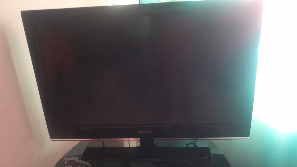 Продам телевизор самсунг 25000