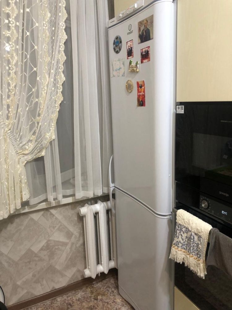 Холодильник б/у индезит