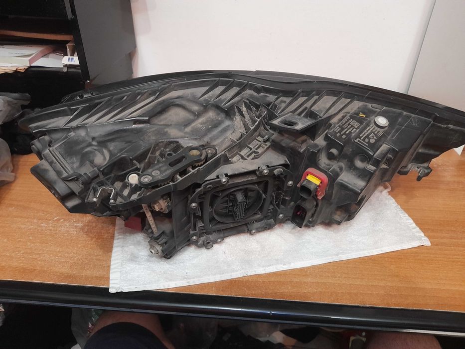 Far stanga Matrix 4g0941035 audi a6 c7 ultra