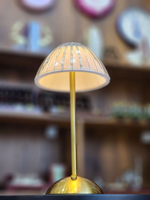 Настольная LED лампа с кристальным абажуром