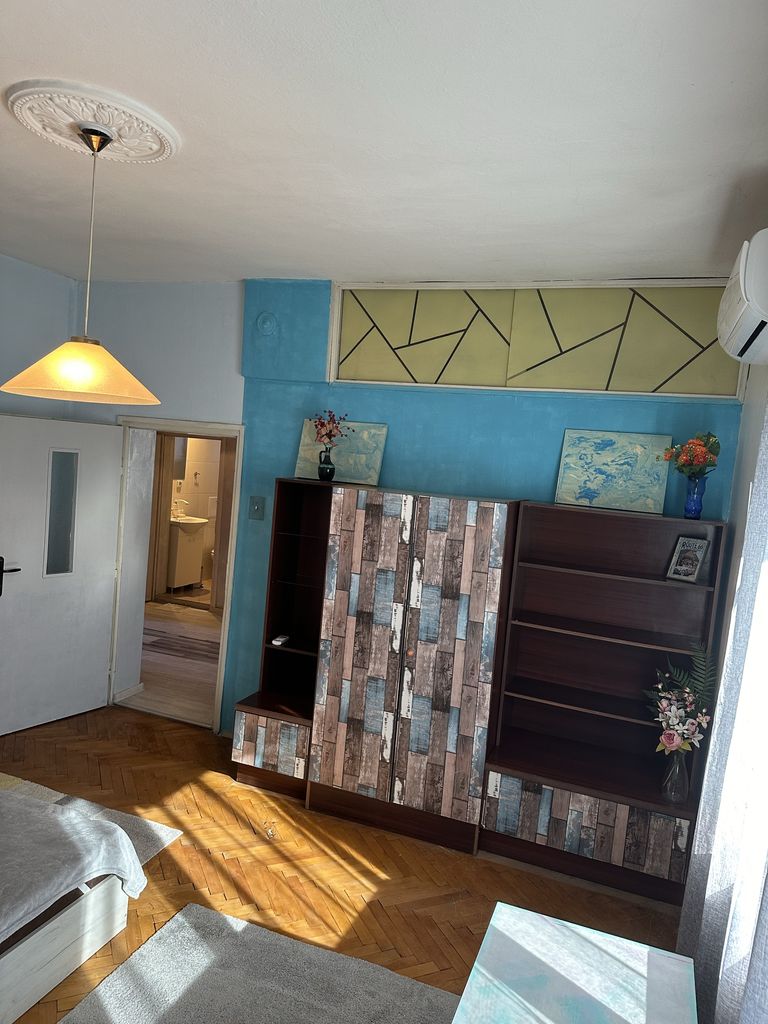 Дава се под наем Тристаен апартамент в Ямбол, Център - 105 кв.м за 382.5 € - Снимка #11