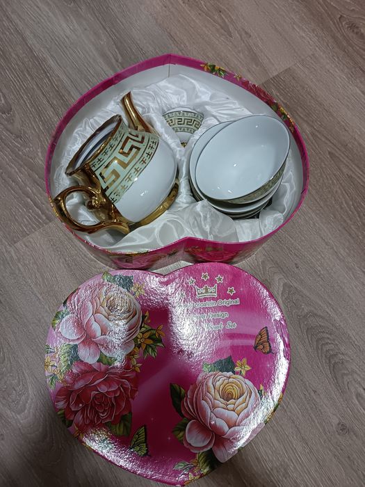 Продам новый чайный сервиз