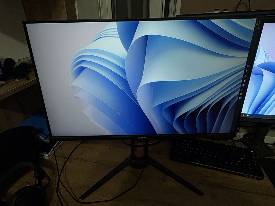 Продам монитор sanc
