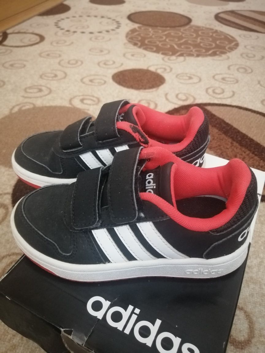 Маратонки Adidas 28 1/2