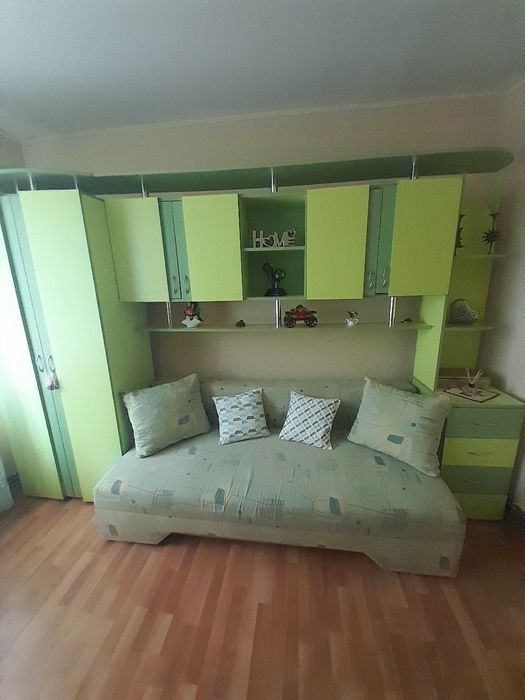 Vând mobilă tineret.