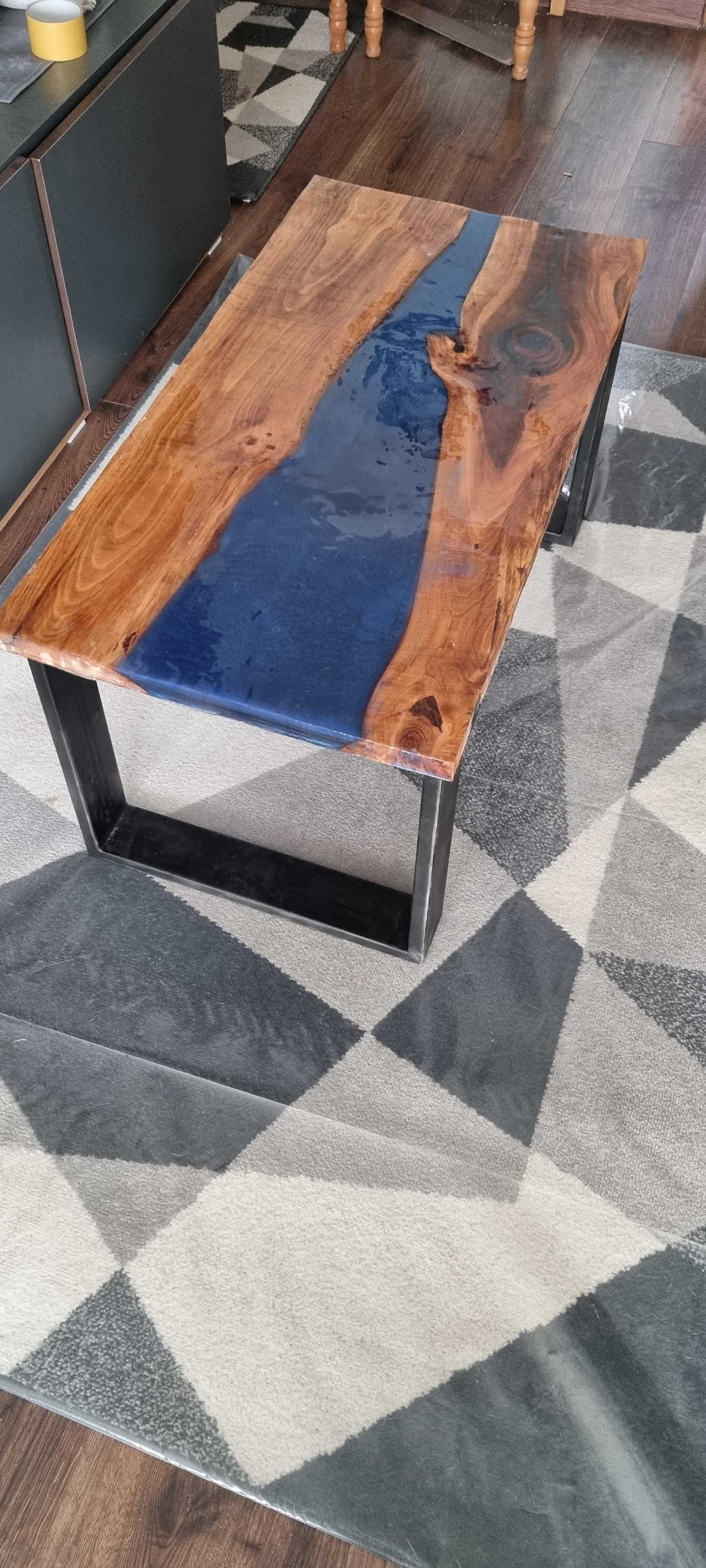 Masa cu rasina epoxidica, lemn cires, 90x47 cm