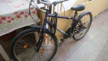 Vind bicicleta mongoose.  Roti de 26.