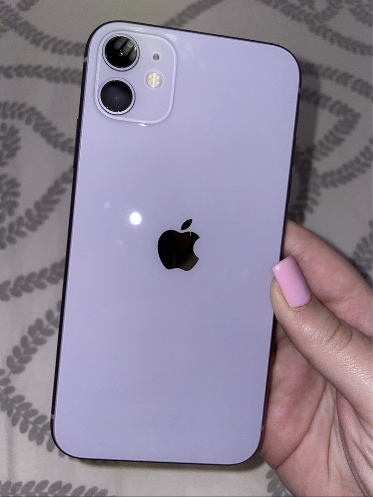 iPhone 11 MOV cu 93% Bateria