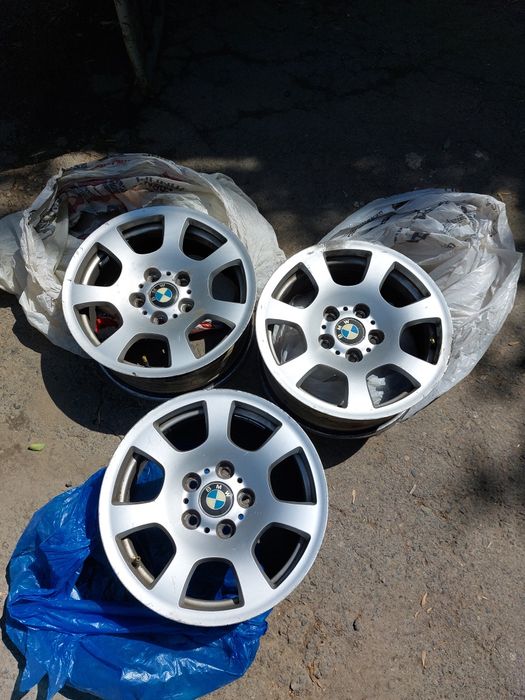 Продам ТРИ диска на BMW.