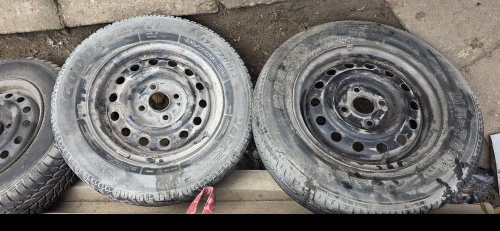 De vanzare 4 roti tabla 13" 4x100 Honda Civic SH.
De vanzare 4 roti ta