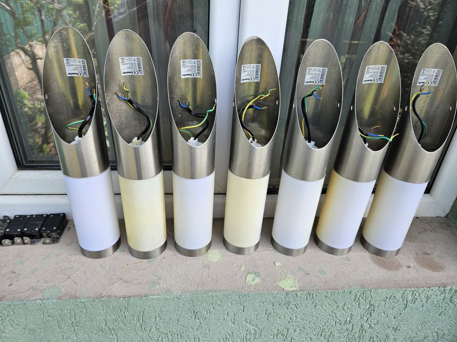 Lustra perete oblică