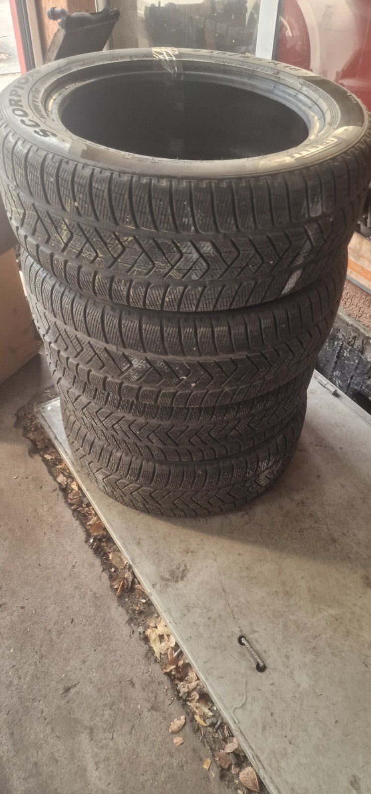 Зимни гуми Pirelli 235/55 R180