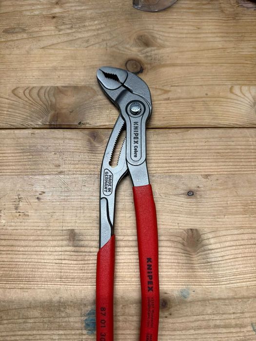 Cleste pentru tevi, KNIPEX Cobra, 2 3/4", 300 mm