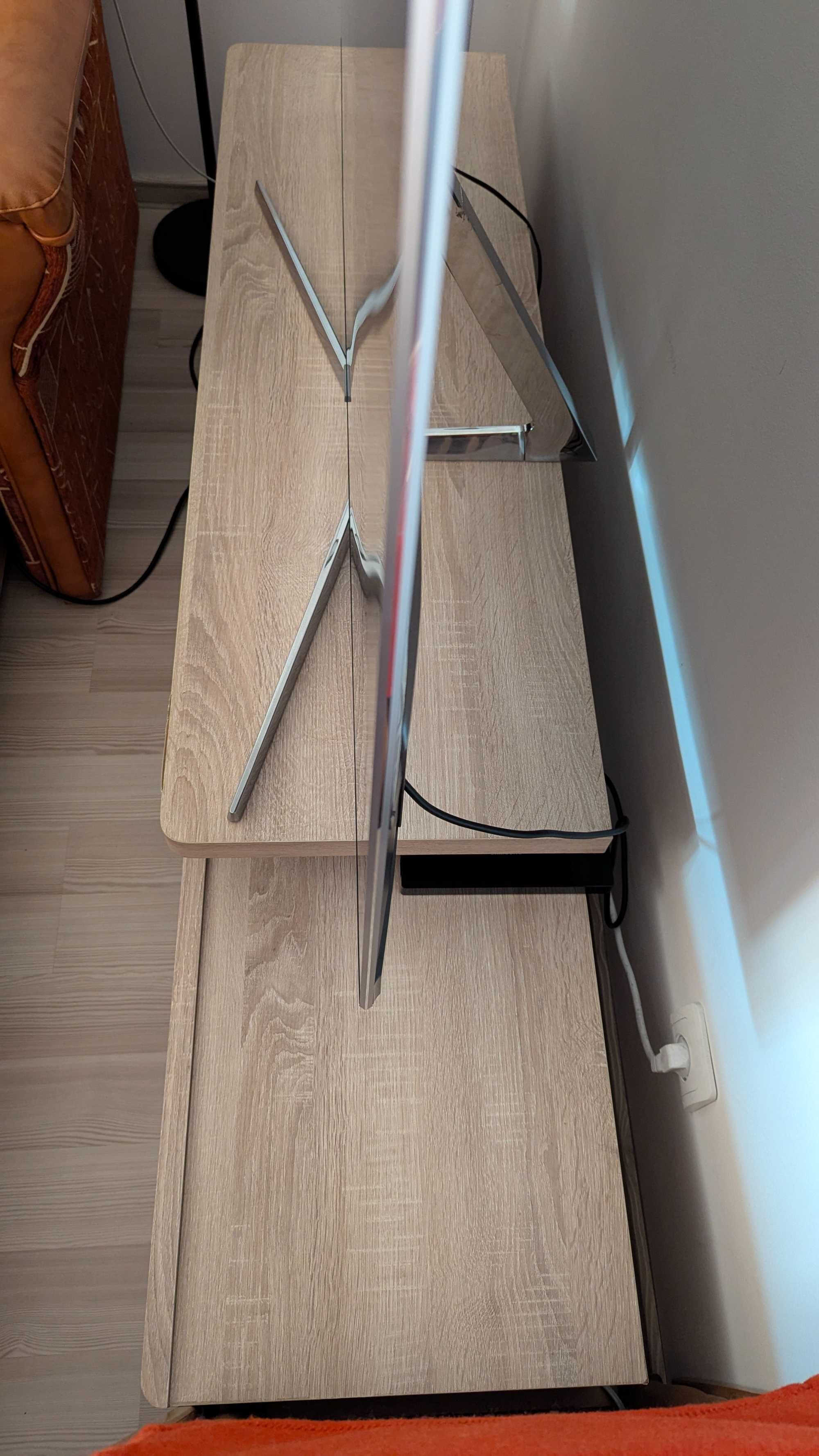 Comoda pentru TV diagonala 140cm, stejar culoare Sonoma