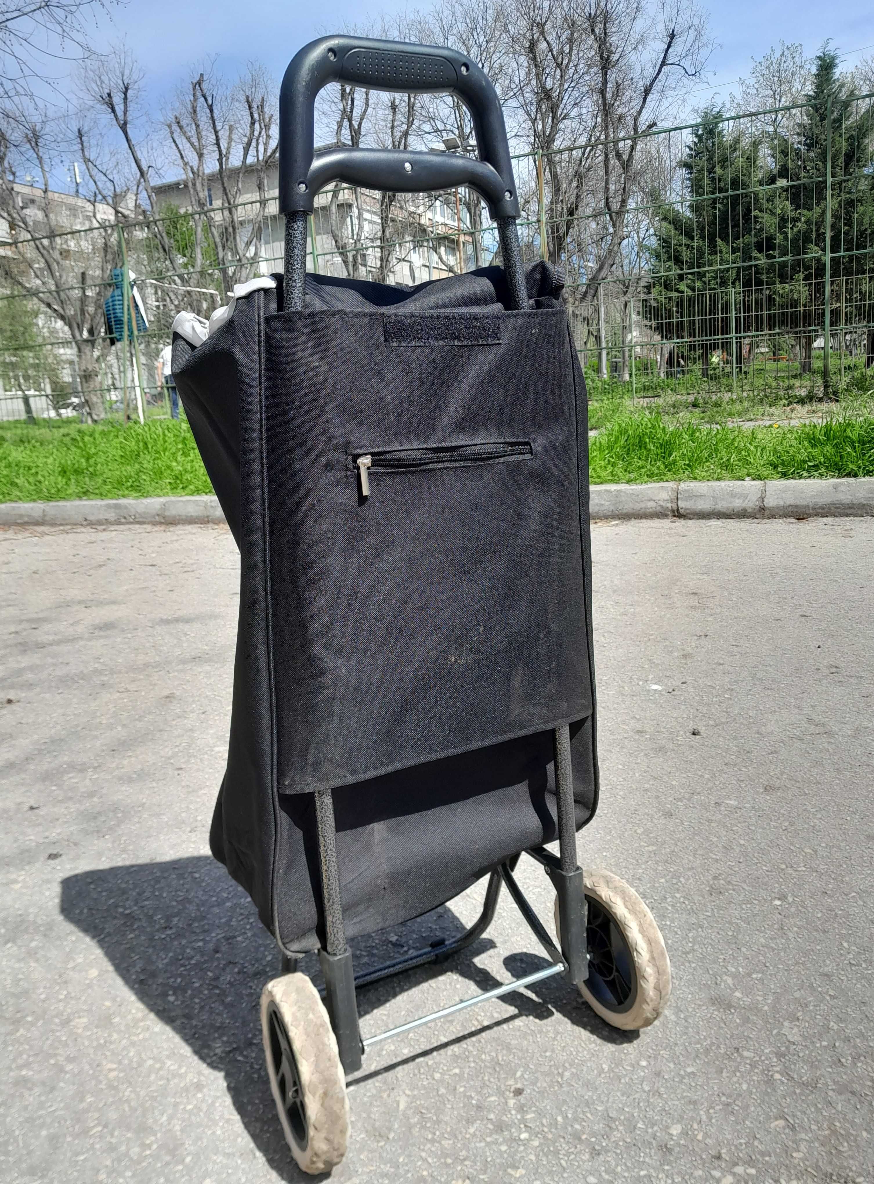 Продавам ръчна количка на колелца