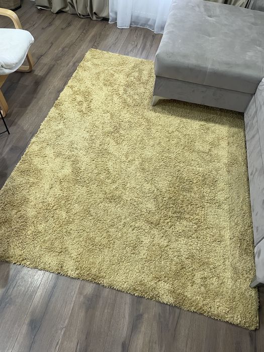 Vând covor pufos URGENT