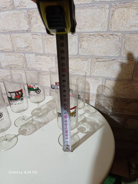 Уникални ретро чаши със ретро коли изобразени