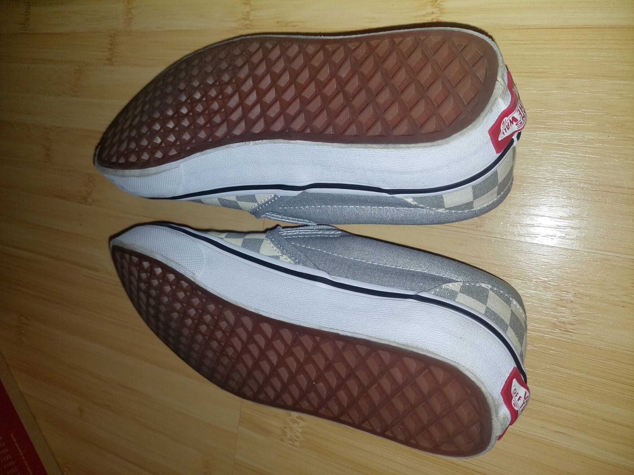 Teniși Classic Slip-On