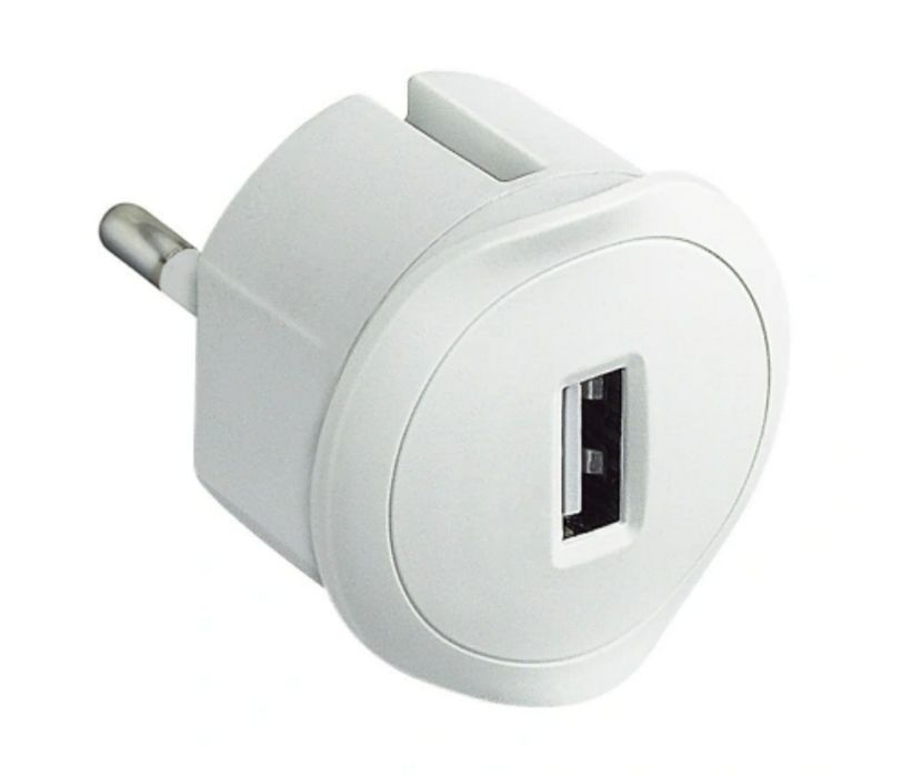 Legrand 50680 - Adaptor USB in priza 230V/1,5A alb
