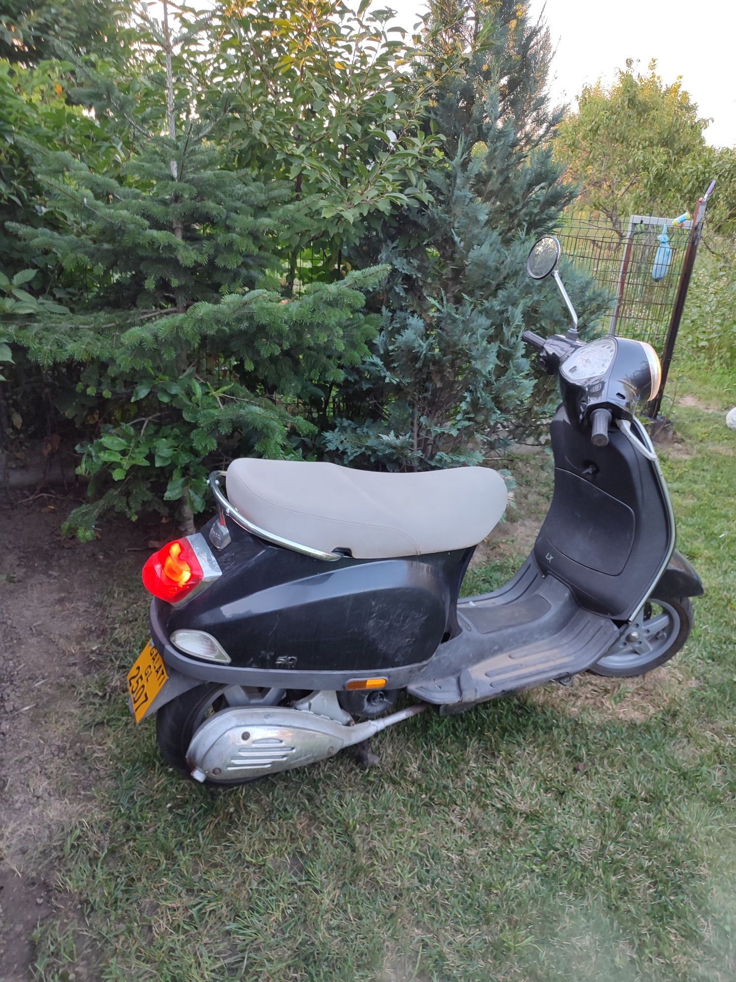 Scuter Piaggio Vespa LX 50 imatriculat