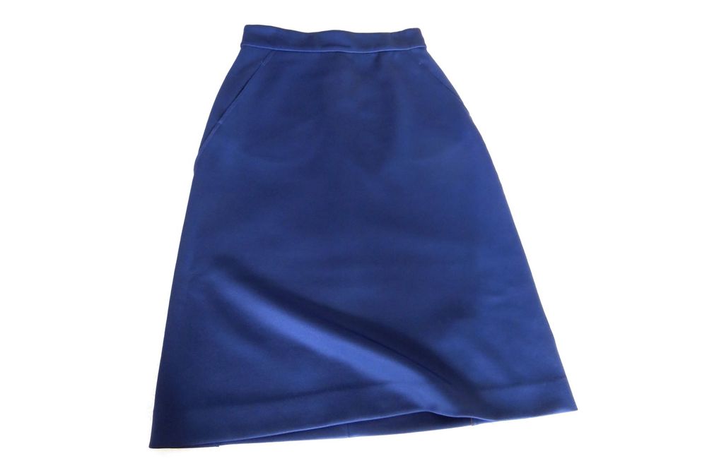 Пола Hugo Boss, миди дължина, S, нова