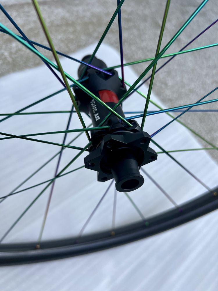 DT Swiss 240 Boost Porte Pillar карбонови капли 1121гр 30.6мм
