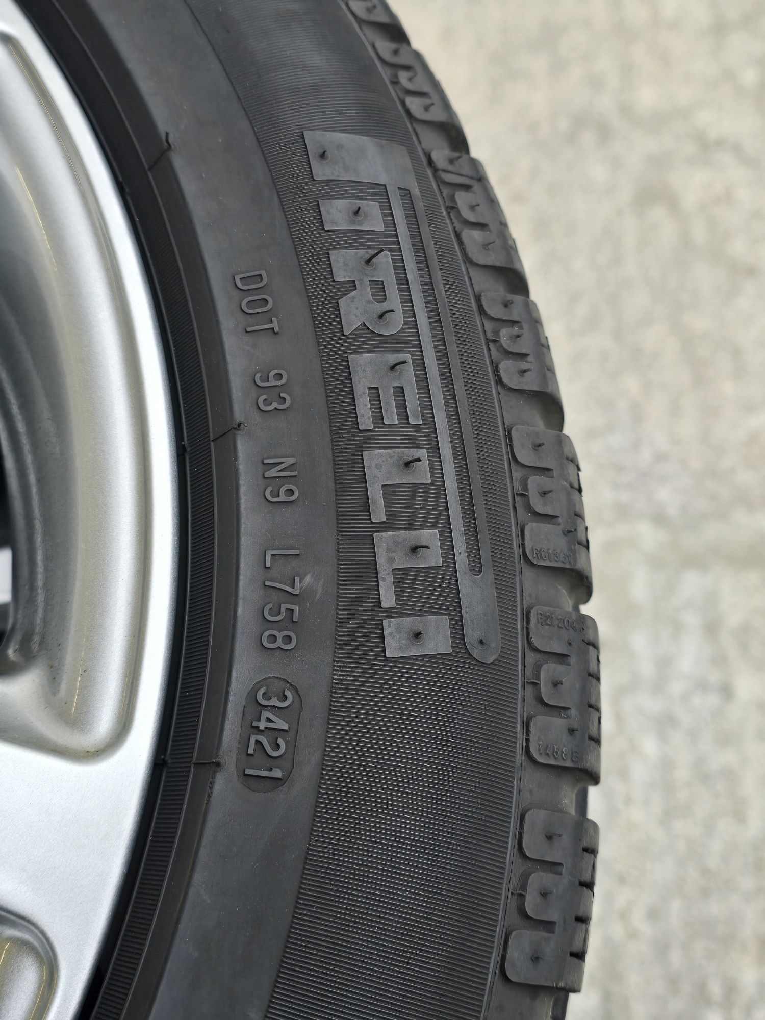 4 Броя 205/55/17 Pirelli 2x7mm 2x5mm 21dot