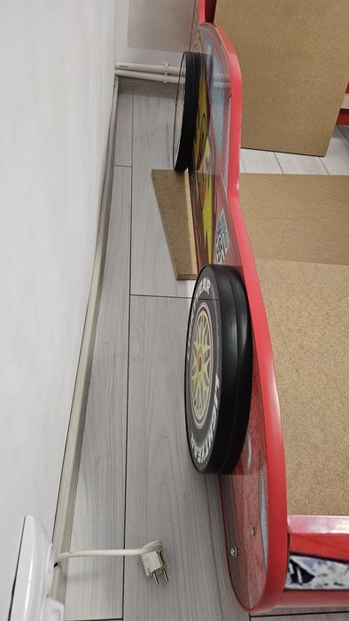 Vând Pat copiii masina Cars