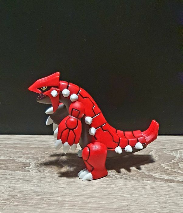 Figurine legendary Pokemon: Groudon , Kyogre , RegiSteel