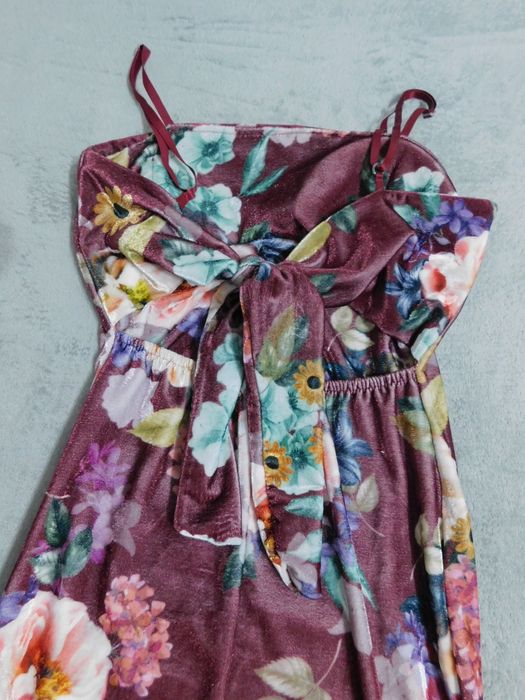 Rochie cu flori din catifea