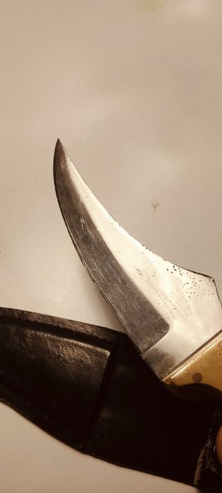 Cutit cu teaca din piele