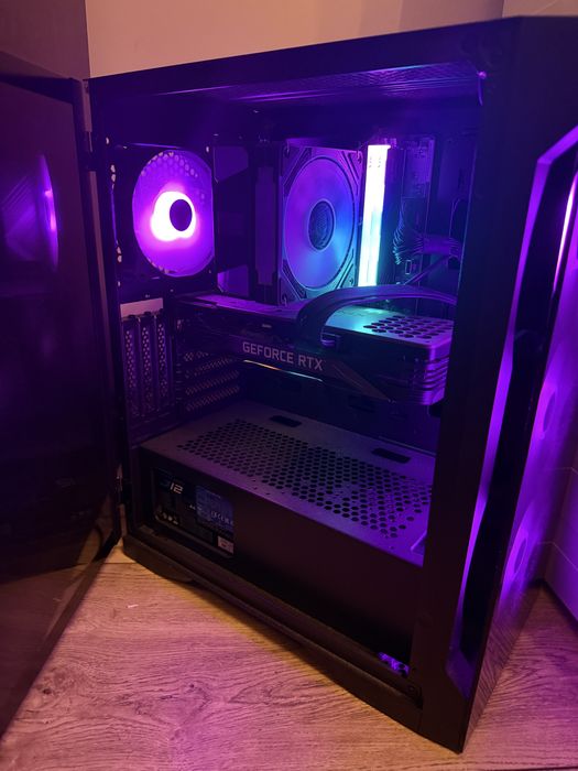 Геймърски компютър с Ryzen 7 7700 и RTX 3080 12GB