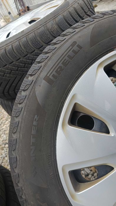 Гуми с джанти PIRELLI 205/55/16 DOT4324 от Опел Астра