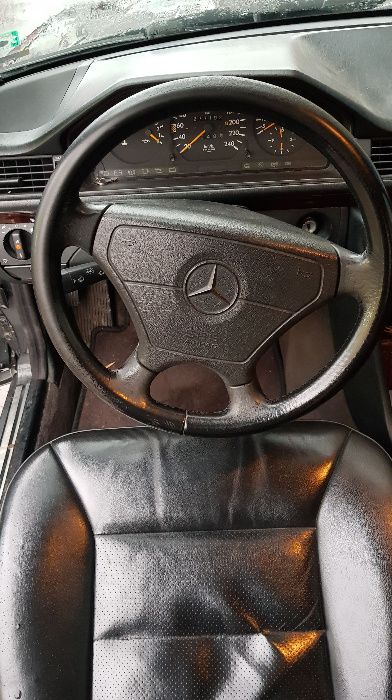 Продавам Mercedes 124 coupe 1996