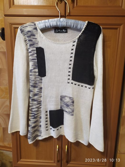 Кофточки разные. Качество отличное.