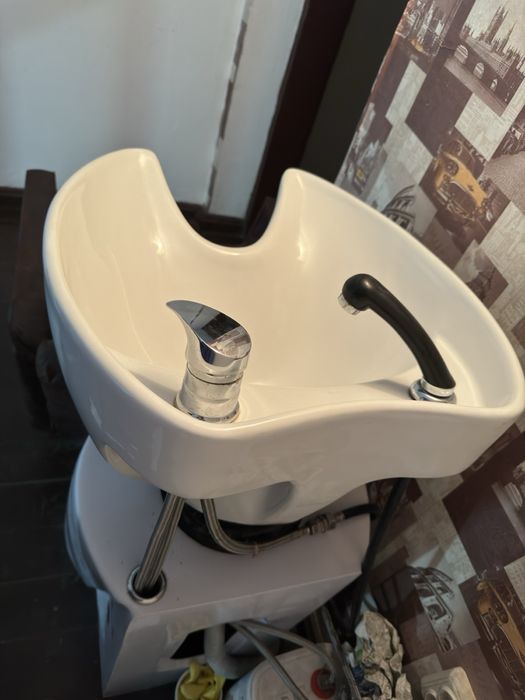 Измивна фризьорска колона