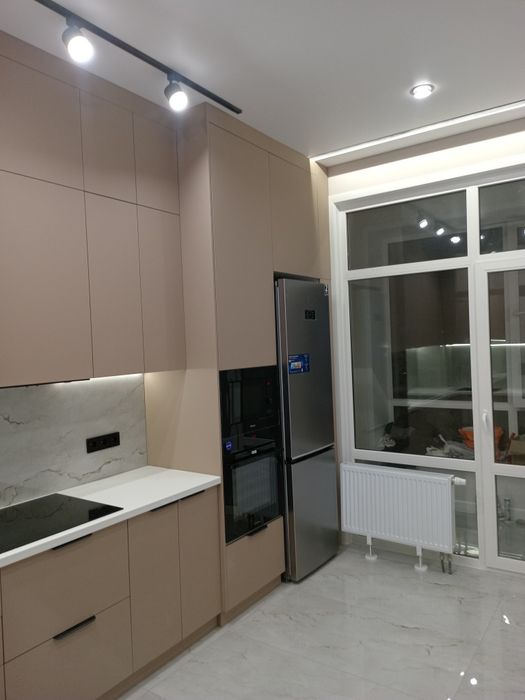 Продам трёх комнатную квартиру с видом на набережную