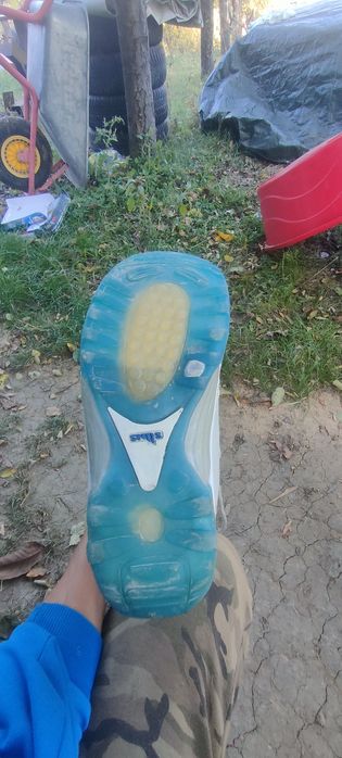 Boots mărime 42 că noi