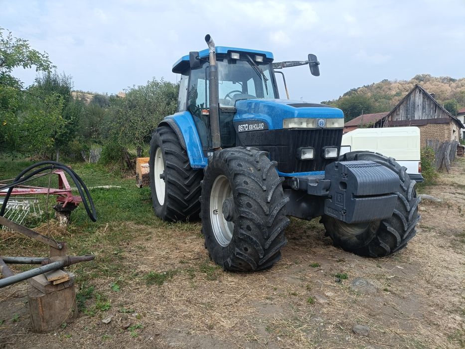 Vând tractor New Holland 8670 170CP