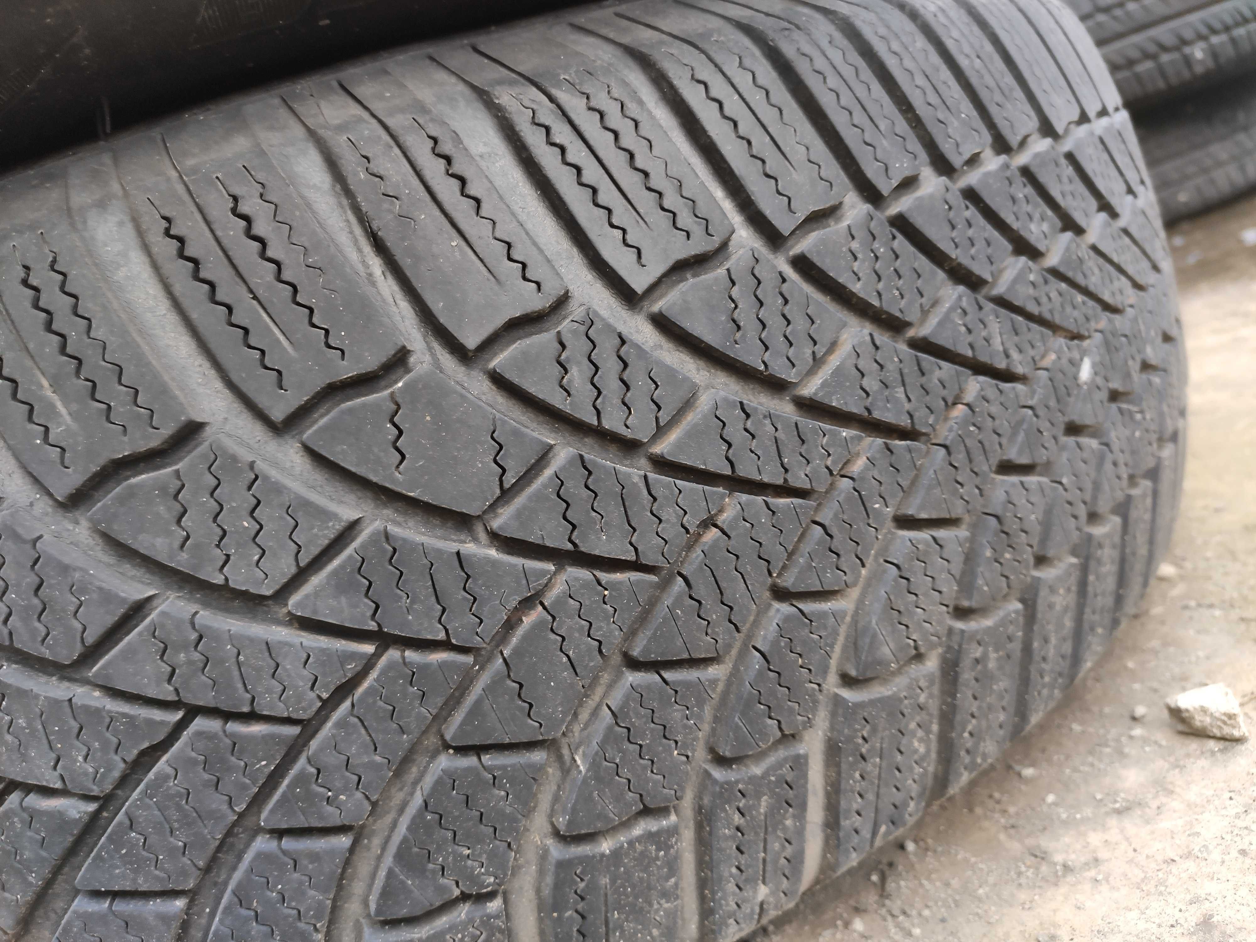 4бр Зимни гуми 235 65 17 - Bridgestone